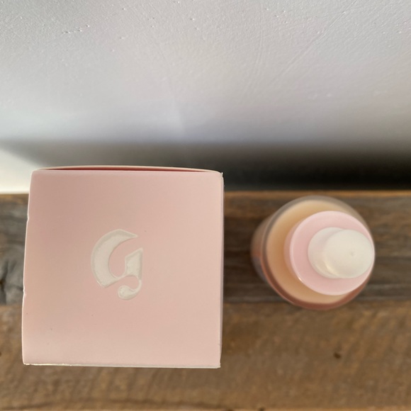 NIB NWT Glossier Super Glow Vitamin c + magnesium serum - Picture 11 of 12